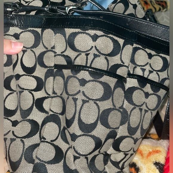 Authentic coach Stylish Black and Tan Women's Bag - Picture 6 of 12